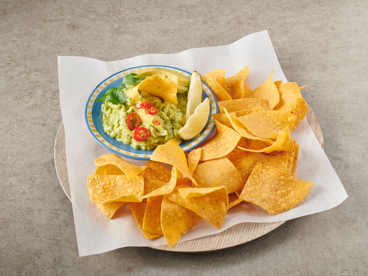 Order Guacamole and Chips food online from Taqueria Kermes store, Ridgewood on bringmethat.com