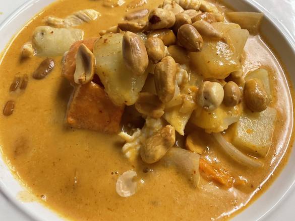 Order Massaman Curry food online from Try My Thai Restaurant store, Sandy on bringmethat.com