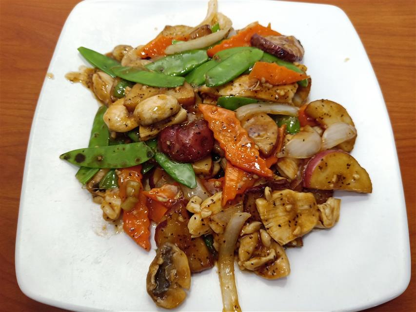 Order Curry Chicken with Potatoes food online from Red Ginger China Bistro store, Saint Paul on bringmethat.com
