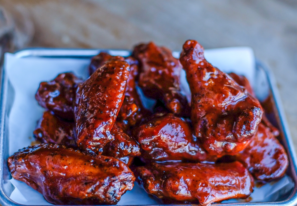 Order Wing'in It & Fries - 6 pack food online from Smoking Pig BBQ store, Fremont on bringmethat.com