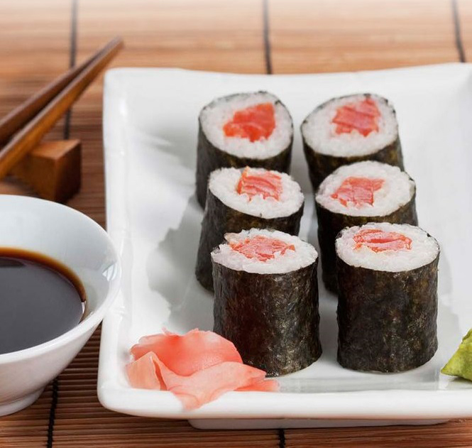 Order Tuna Roll food online from Akira Sushi store, Clackamas on bringmethat.com