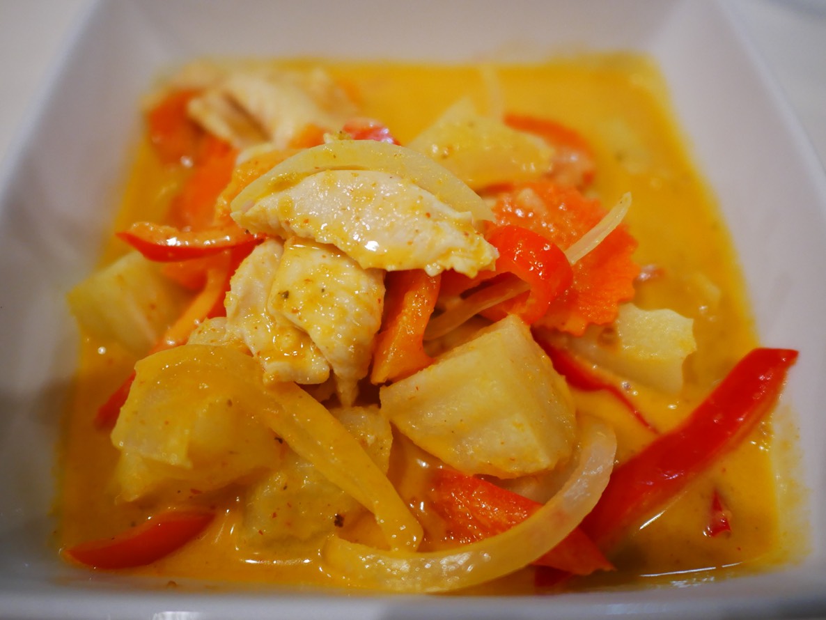 Order C1. Yellow Curry food online from Luv n Eat Thai Cuisine store, Camarillo on bringmethat.com