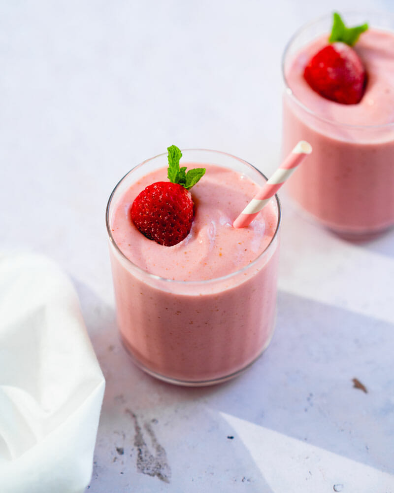 Order Strawberry Smoothie  food online from BANGIN' BURRITO'S & More store, NY on bringmethat.com