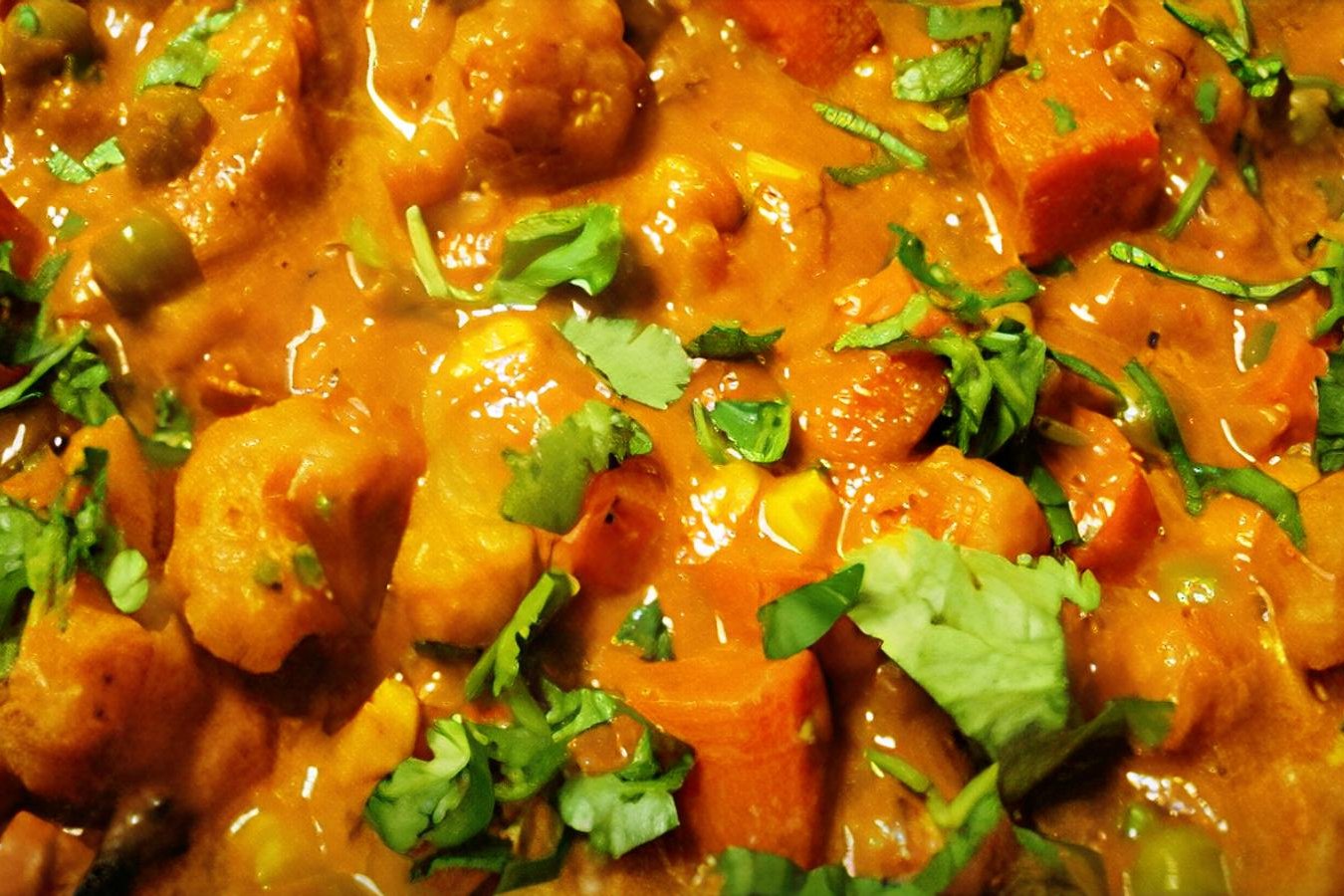 Order Mixed Veg Curry food online from Hot N Spicy Restaurant store, Irving on bringmethat.com