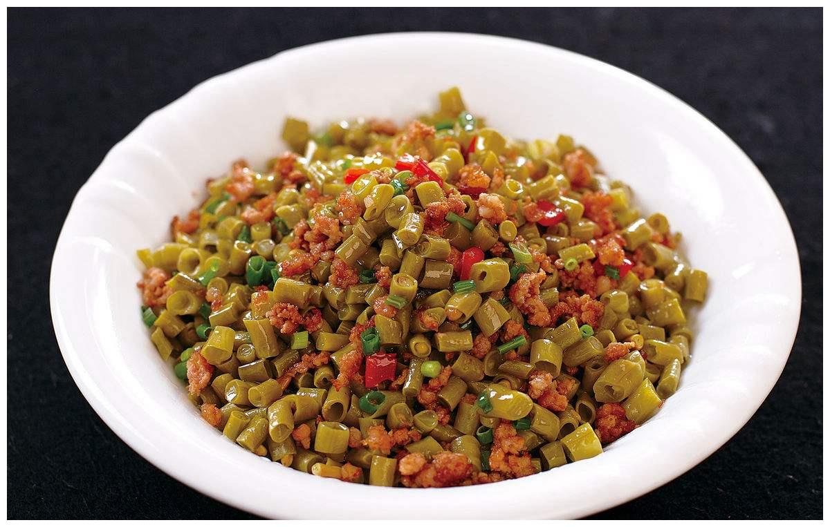 Order L1. Spicy Pickled Long Bean w. Minced Pork 酸豆角肉末(午) food online from Szechuan Gourmet store, New York on bringmethat.com