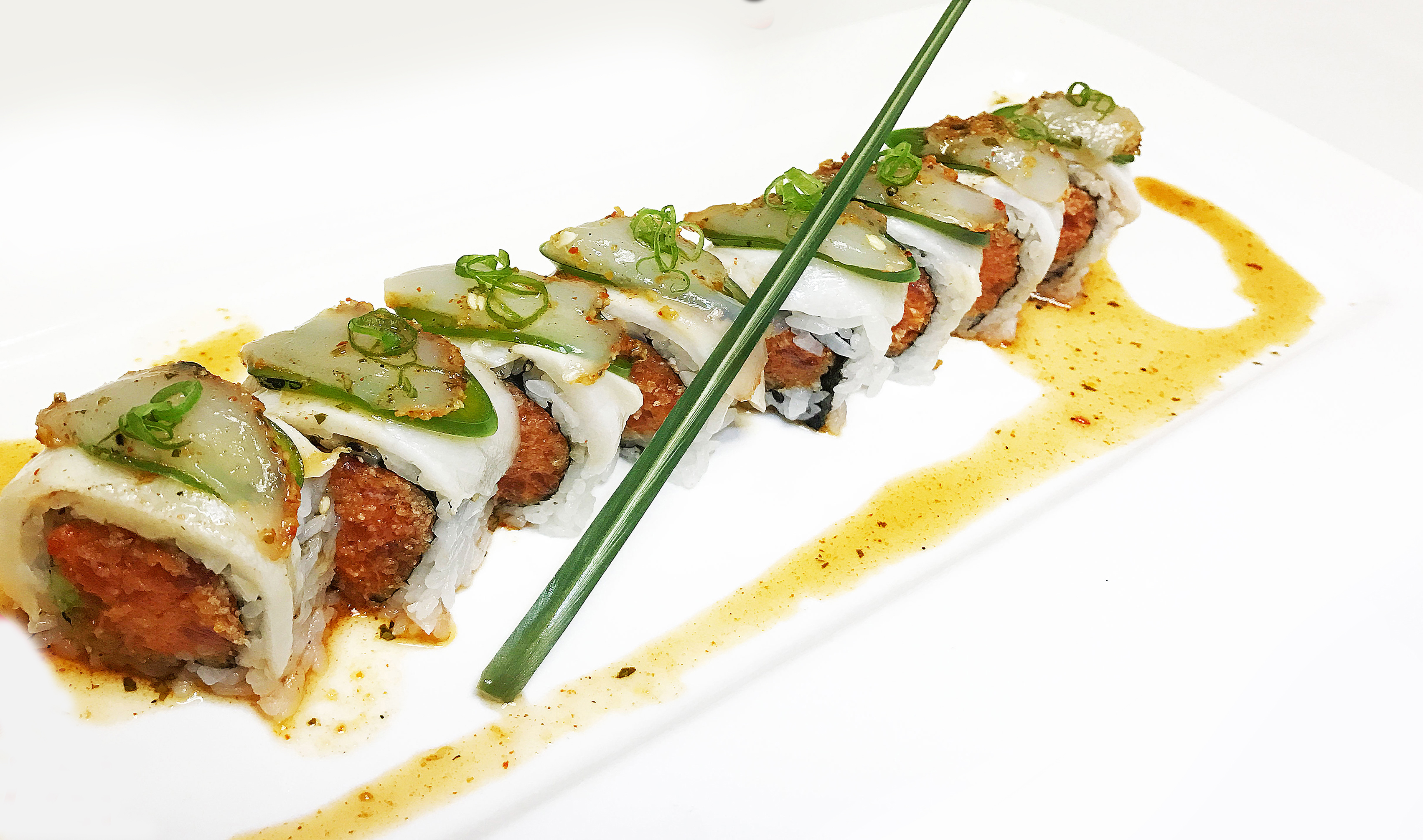 Order Stunning Scallop Roll food online from Izumi Japanese Restaurant store, Youngstown on bringmethat.com