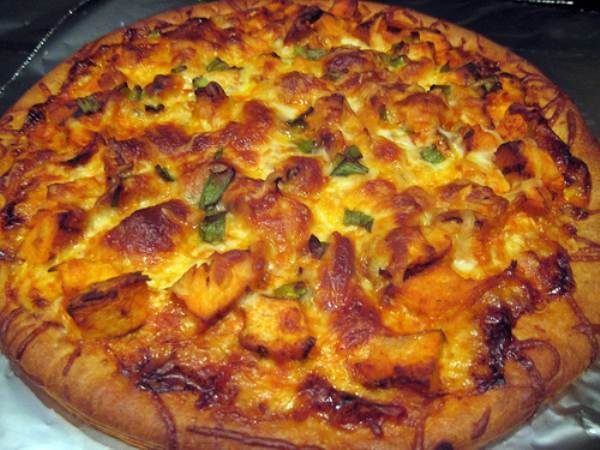 Order Achari Chicken Pizza food online from Oasis Palace Restaurant store, Newark on bringmethat.com
