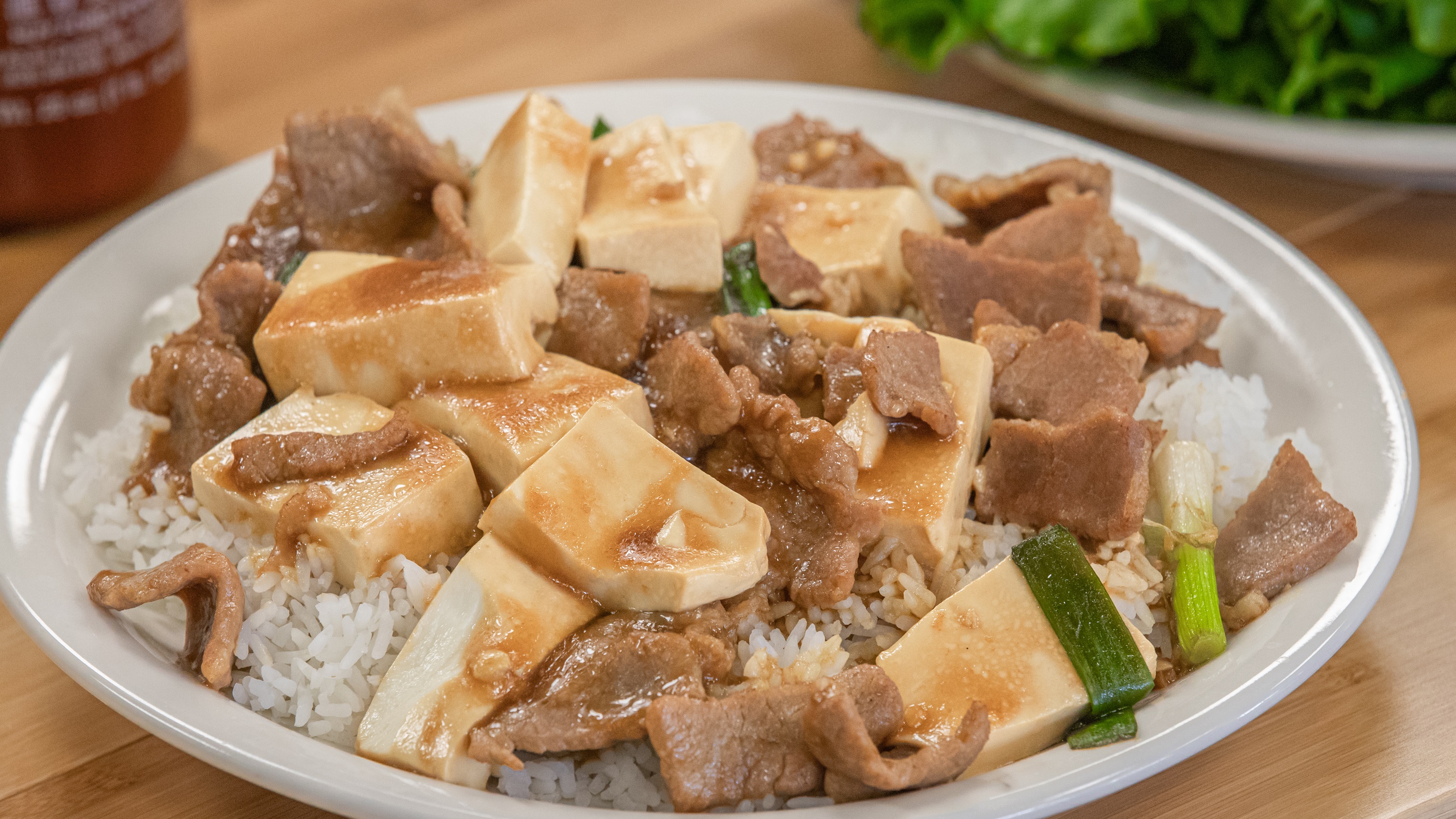 Order 59. Beef & Tofu Over Rice food online from Pho Cafe Hong Kong Diner store, Reno on bringmethat.com