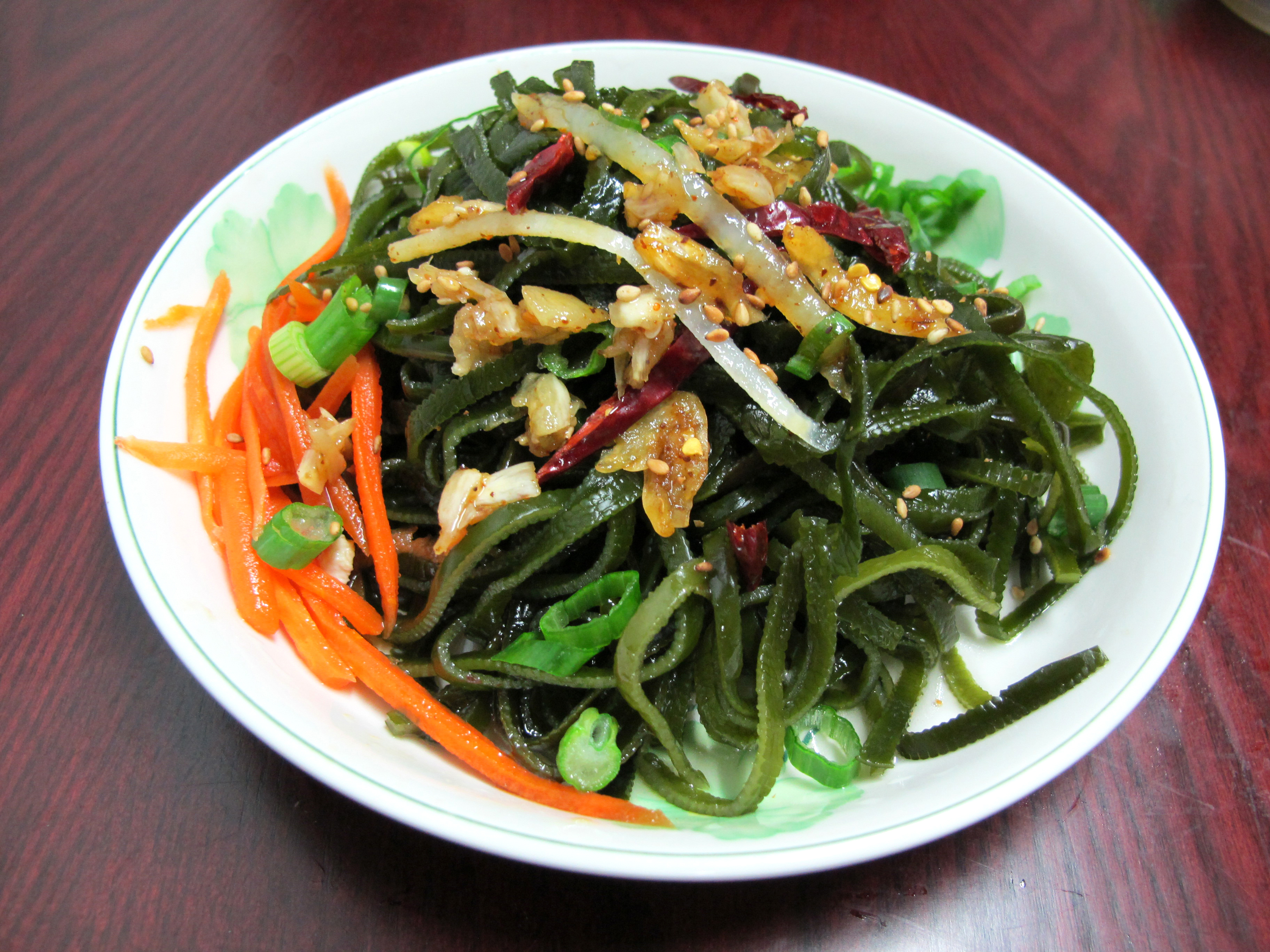Order 2. Homemade Seaweed Salad food online from Tasty Hand-Pulled Noodles store, New York on bringmethat.com