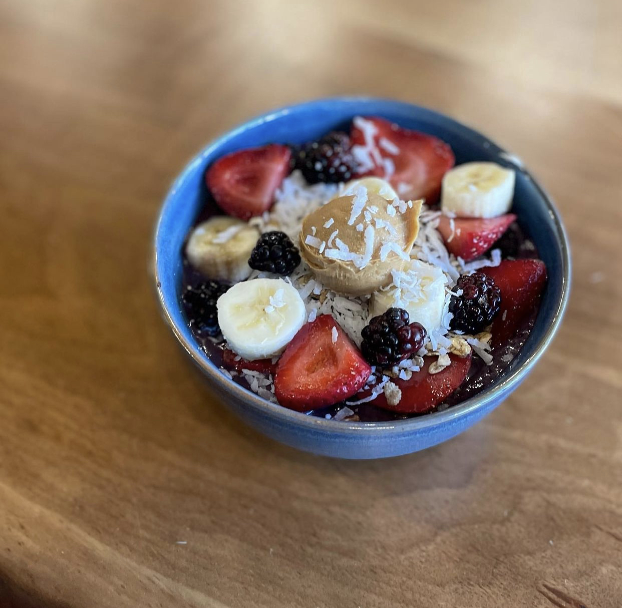 Order Acai Bowl food online from Chiqueolatte store, Chicago on bringmethat.com