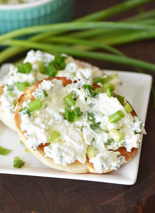 Order Bagel with Scallion / Vegetable Cream Cheese food online from Cafe Deli-Cious store, New York on bringmethat.com