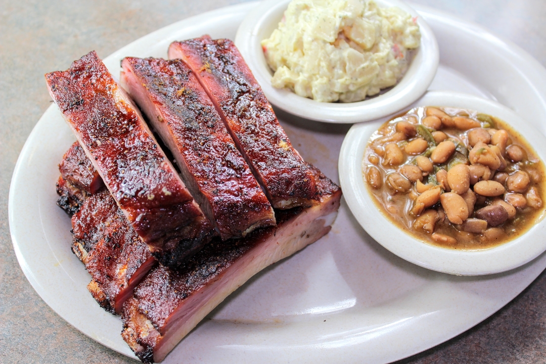 Order Large Rib Plate food online from Mckenzie Barbeque store, Montgomery on bringmethat.com