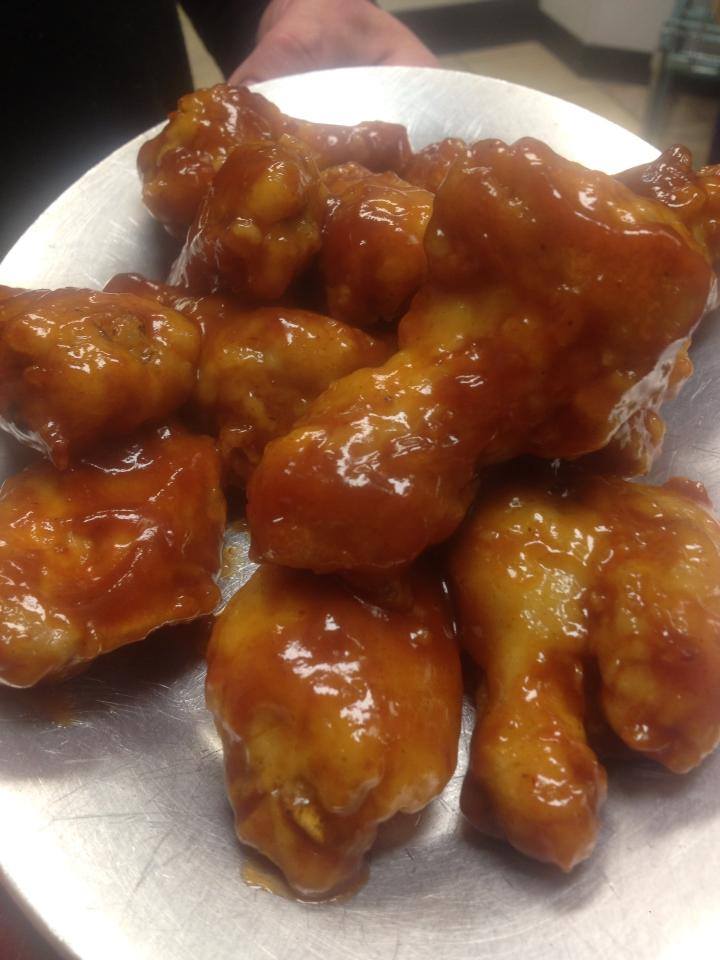 Order Traditional Wings food online from The Original Pizza Place store, Marietta on bringmethat.com