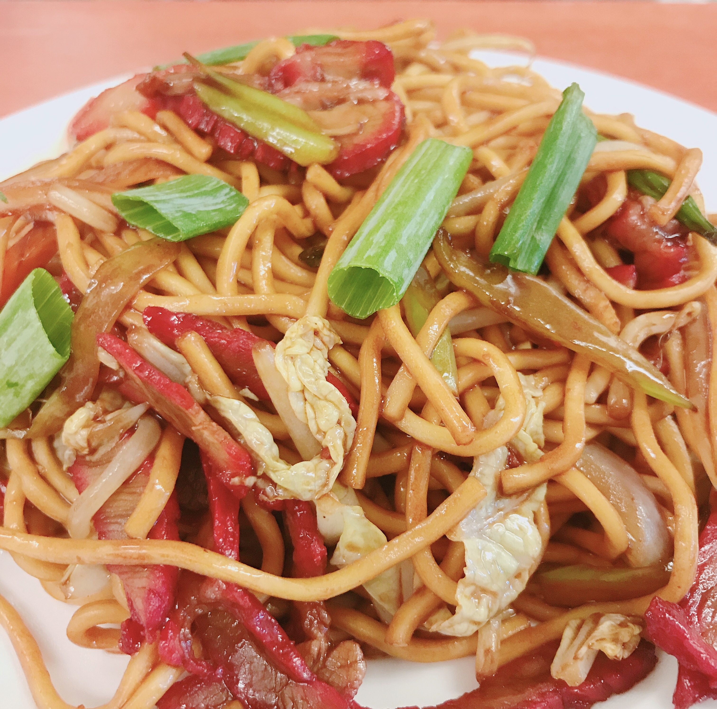 Order Roast Pork Lo Mein food online from Eighty Eight Cafe store, Winchester on bringmethat.com