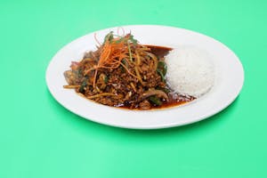 Order 23. Spicy Basil food online from Thai Wok-In & Go store, Dallas on bringmethat.com
