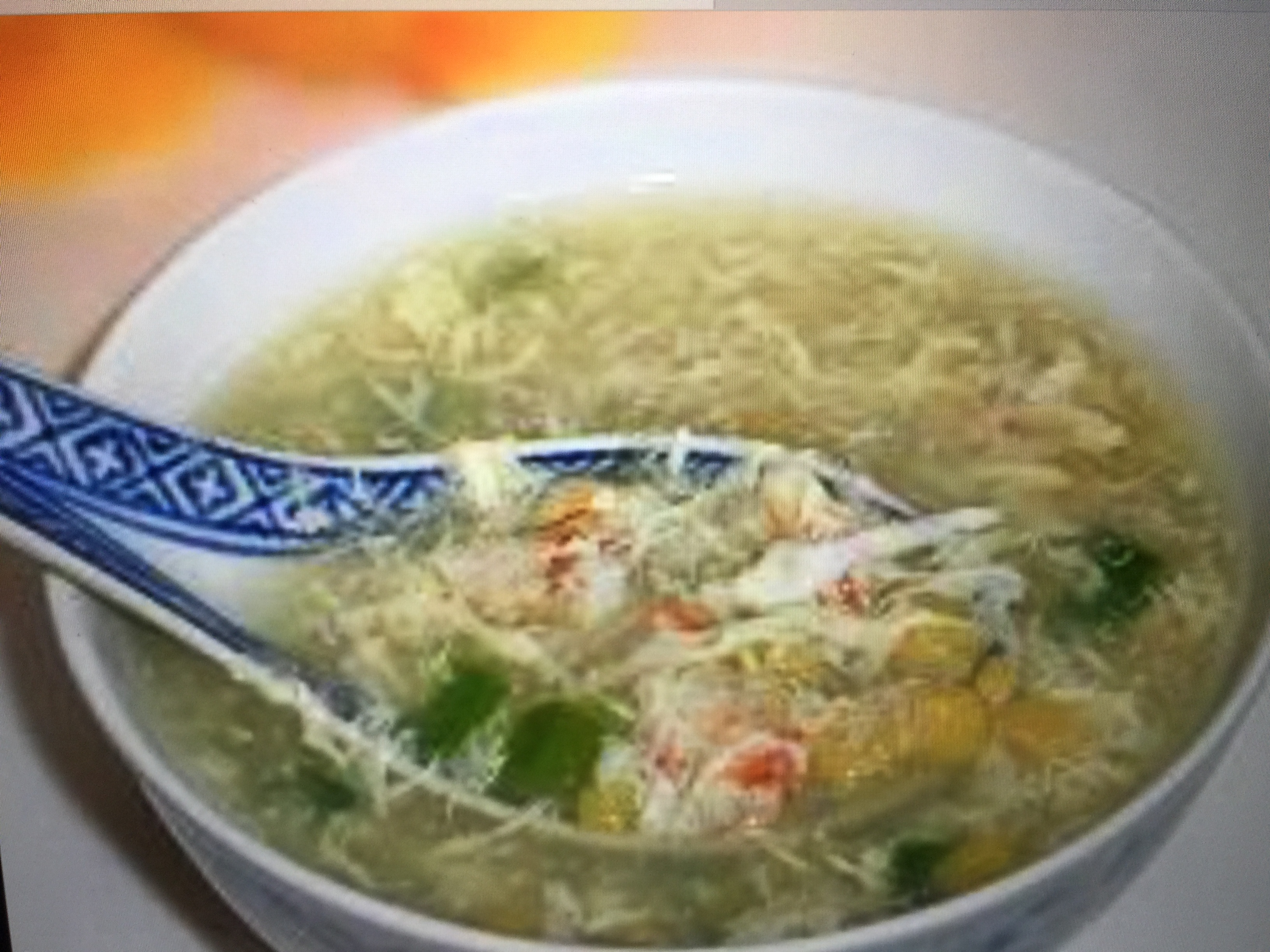 Order Crab meat with Corn Soup 蚧肉粟米更 food online from New Emmy's Restaurant store, San Francisco on bringmethat.com