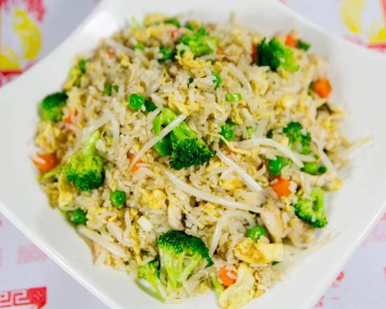 Order Vegetable Fried Rice food online from Dragon Palace store, Gresham on bringmethat.com