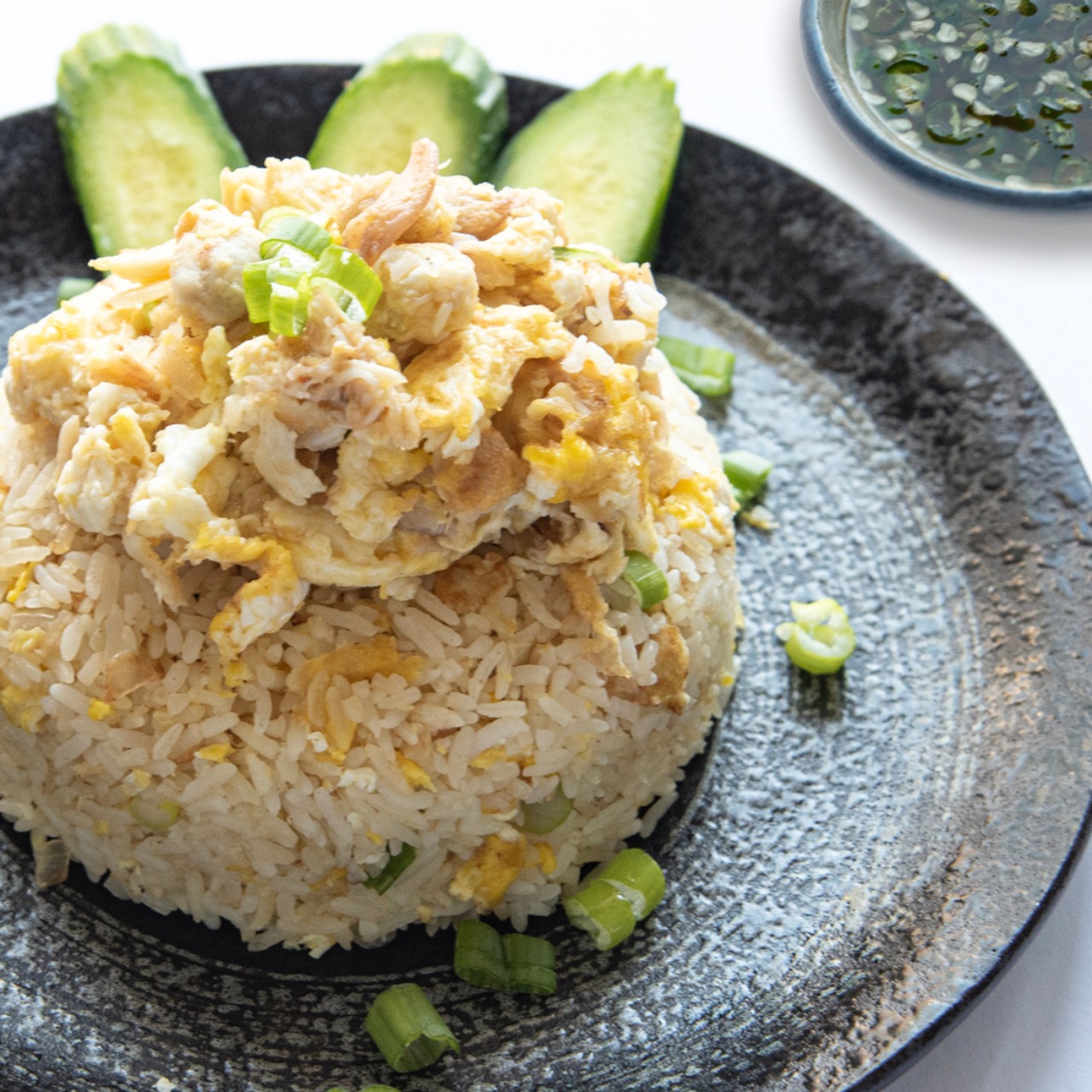 Order Crab Fried Rice food online from Mee Dee Thai Kitchen store, Los Angeles on bringmethat.com