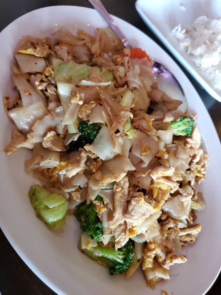 Order Pad See Eiw food online from Pad Thai Kitchen store, Phoenix on bringmethat.com