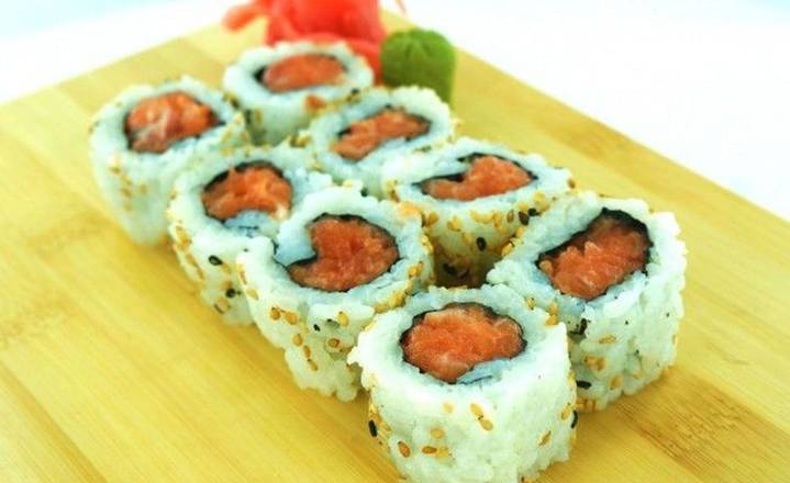Order Spicy Salmon Roll food online from Sushi Uma store, San Francisco on bringmethat.com