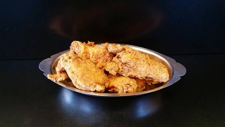 Order Hand Breaded Chicken Wings food online from St. Louis Pizza and Wings store, St. Louis on bringmethat.com