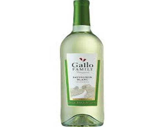 Order Gallo California Sauvignon Blanc 750 ml 13% food online from Pit Stop Liquor Mart store, El Monte on bringmethat.com