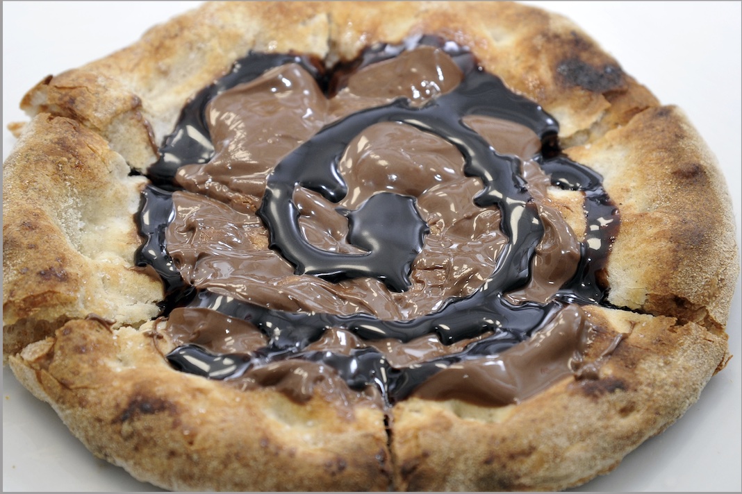 Order Nutella Pizza  food online from Numero 28 Pizzeria store, Brooklyn on bringmethat.com
