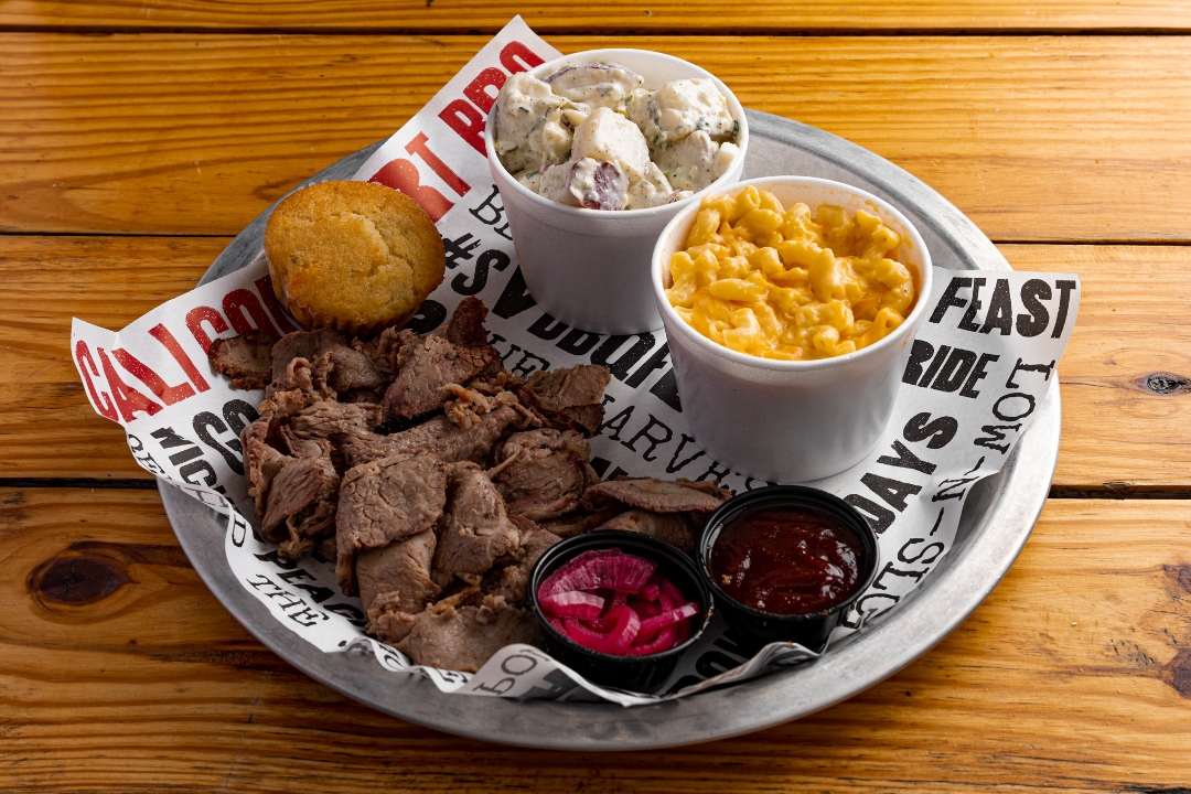 Order Tri-Tip Plate food online from Cali Comfort BBQ Restaurant & Sports Bar store, Spring Valley on bringmethat.com