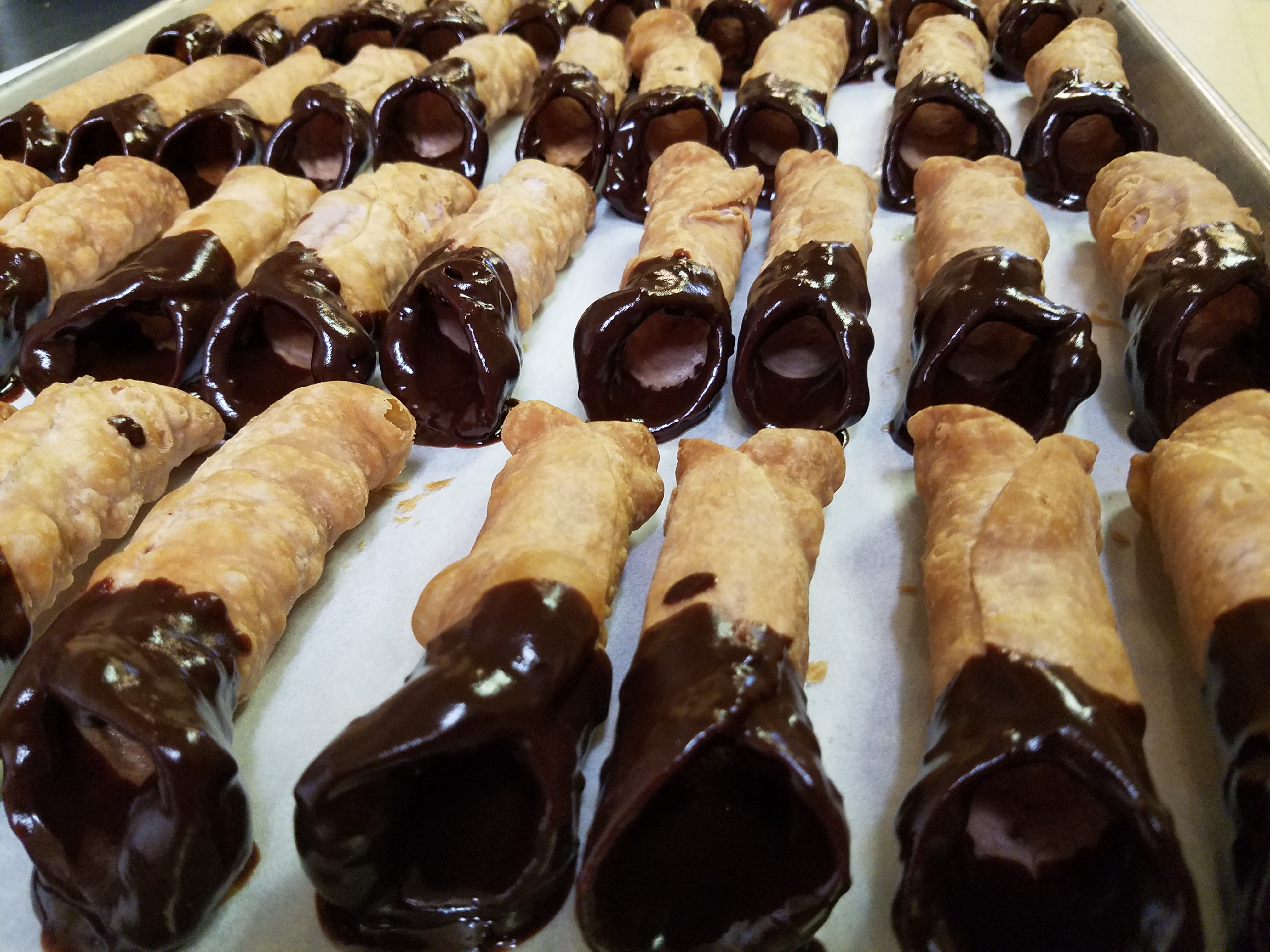 Order Cannoli food online from Vespa's Pizza store, Essex on bringmethat.com