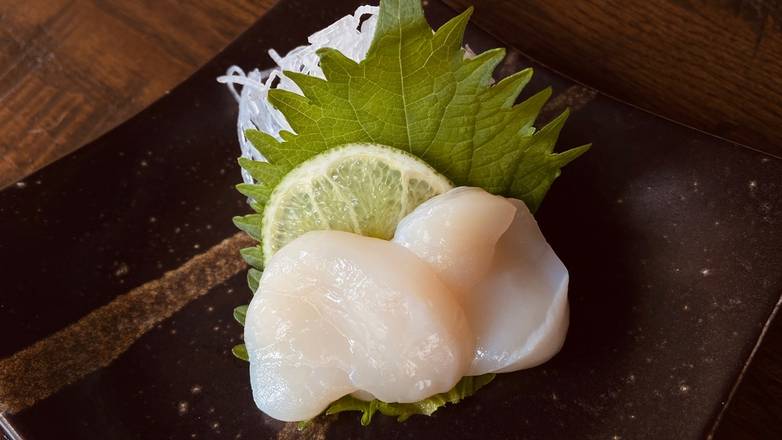 Order Diver Scallop food online from Nama Sushi store, Washington on bringmethat.com