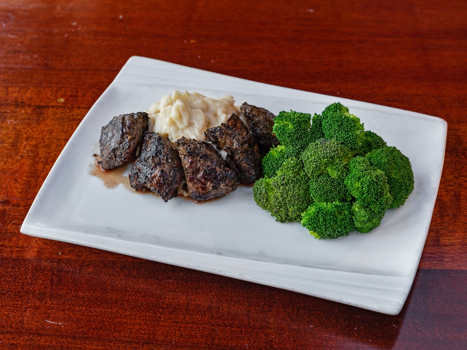 Order Steak Tips food online from Harry's Bar And Grill store, Boston on bringmethat.com
