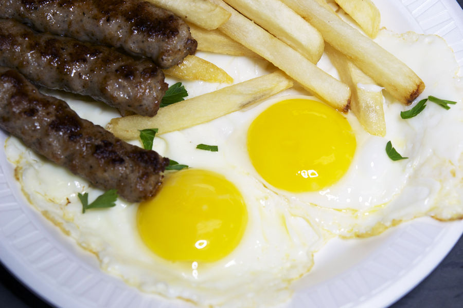 Order Eggs, Home Fried Potatoes and Toast with Sausage Platter food online from Hillside Gourmet store, Staten Island on bringmethat.com