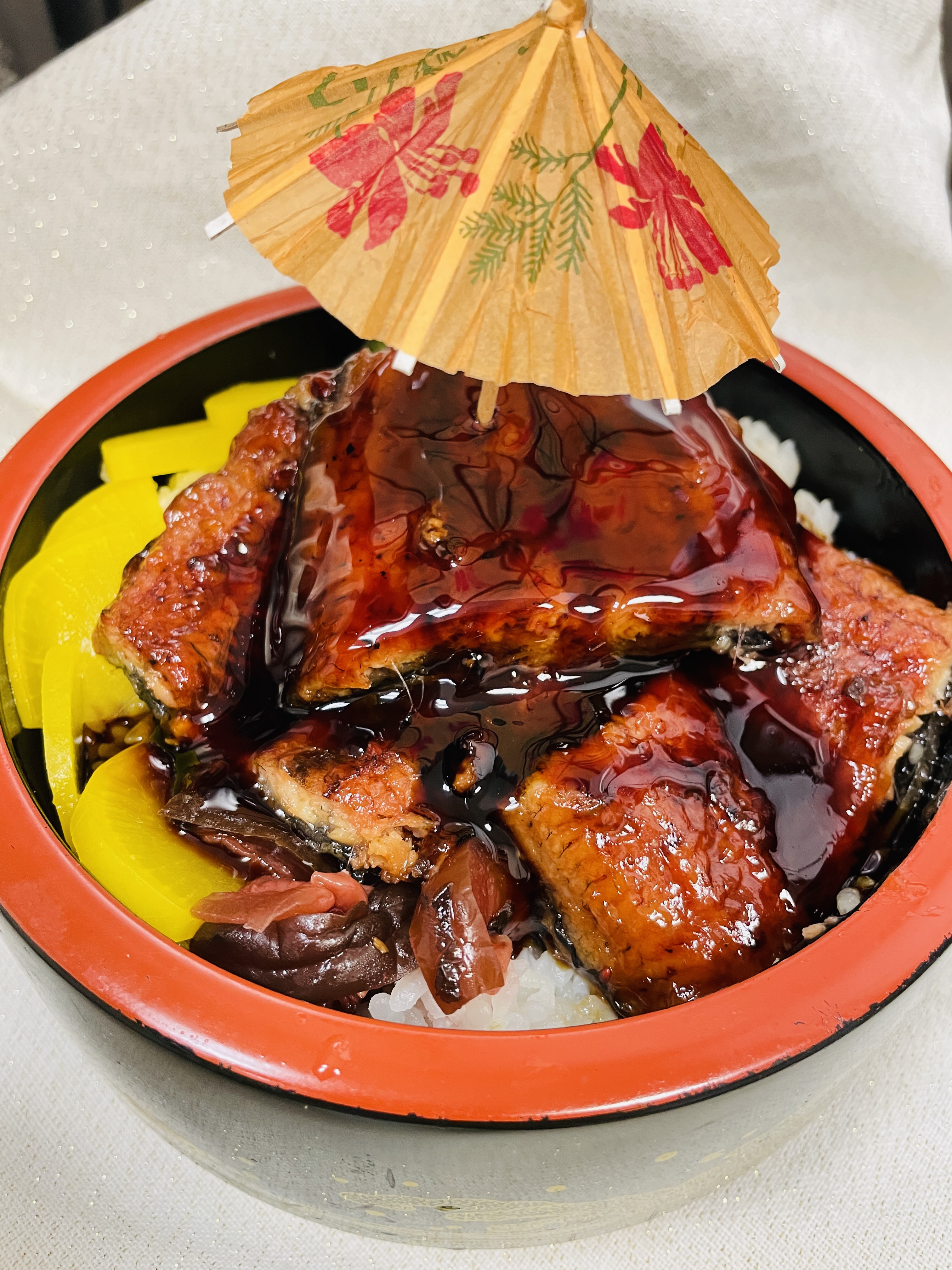 Order 08. Unagi Don Entree food online from Yama Fuji Sushi store, Briarcliff Manor on bringmethat.com