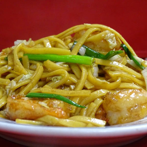 Order R5. Shrimp Lo Mein food online from QQ Star China Cafe store, Friendswood on bringmethat.com