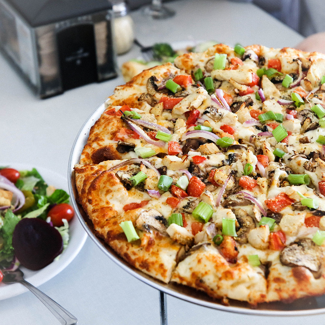 Order Chicken & Garlic Gourmet™ Pizza food online from Round Table Pizza store, Carmichael on bringmethat.com