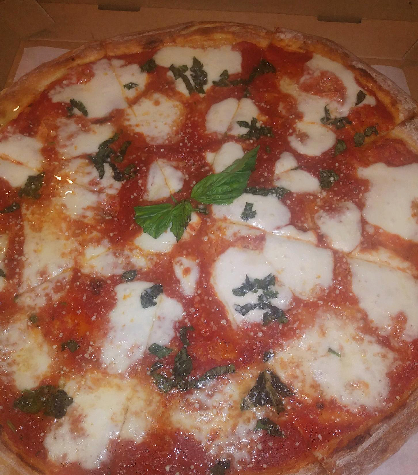 Order Margherita Pizza  food online from Nola Mia Gelato Cafe store, New Orleans on bringmethat.com