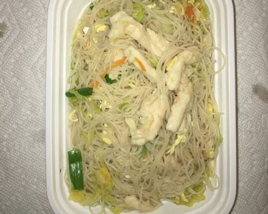 Order 29.Chicken Mein Fun food online from Panda Garden Buffet Inc store, Cookeville on bringmethat.com