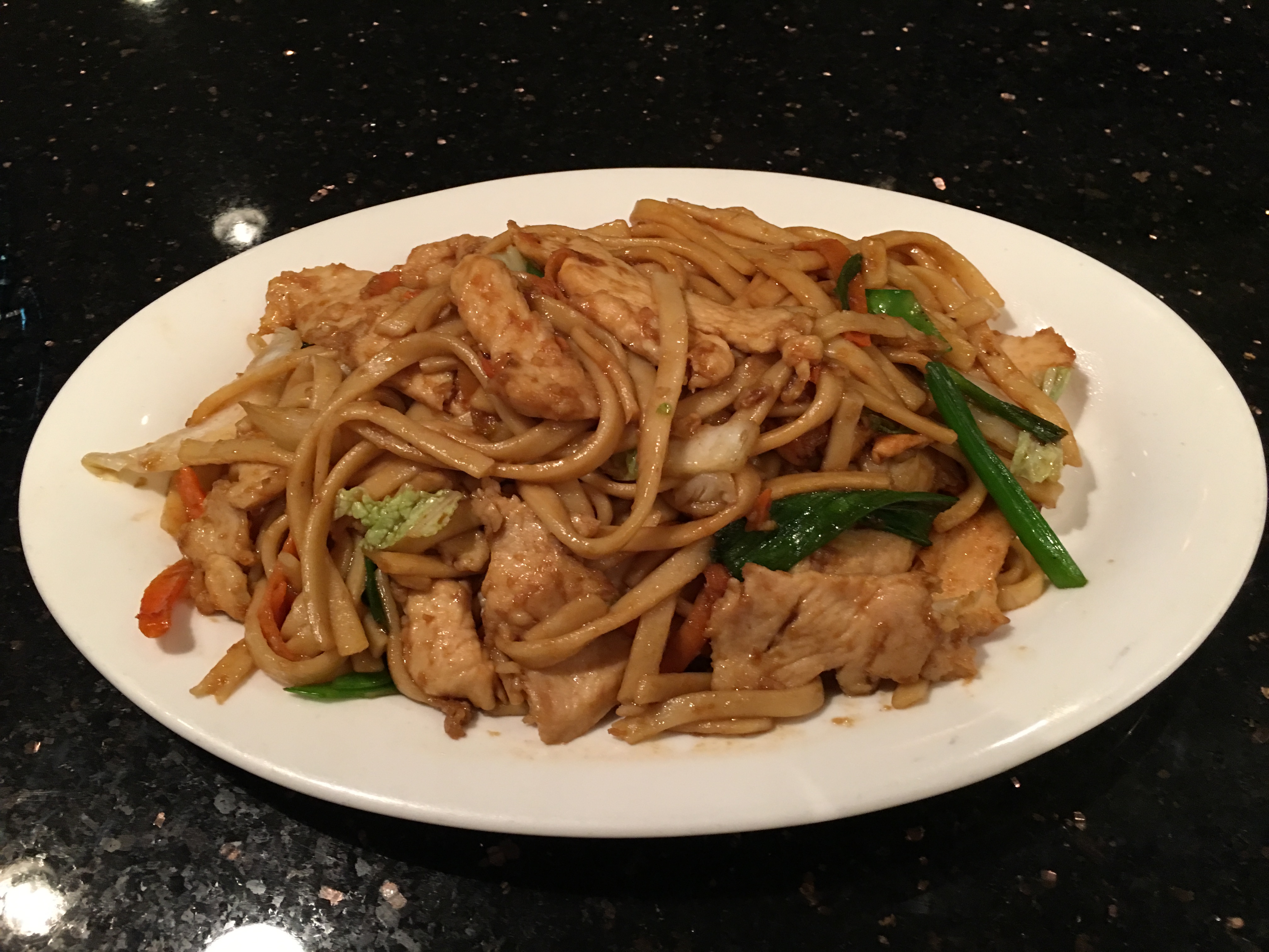 Order Chicken Lo Mein food online from Young's chinese store, Chicago on bringmethat.com