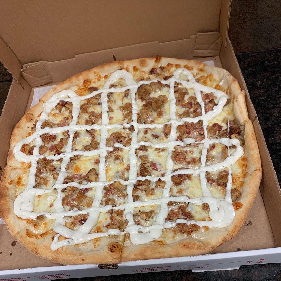 Order Chicken Bacon Ranch Pizza - Medium (6 Slices) food online from Deanna Pizza store, New Rochelle on bringmethat.com