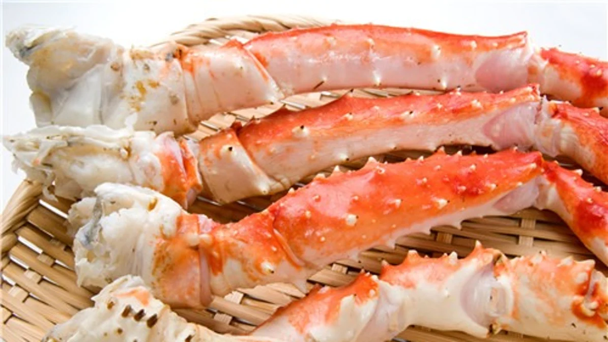 Order King Crabs Legs 1lb. food online from Red Crab Juicy Seafood store, Cleveland on bringmethat.com
