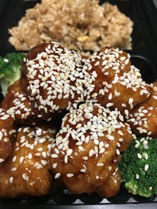 Order L午 Sesame Chicken 芝麻几L20 food online from Moon Wok store, Lenexa on bringmethat.com