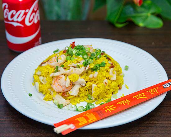 Order 37. House Special Fried Rice food online from Oriental Chinese Restaurant store, Bridgeport on bringmethat.com