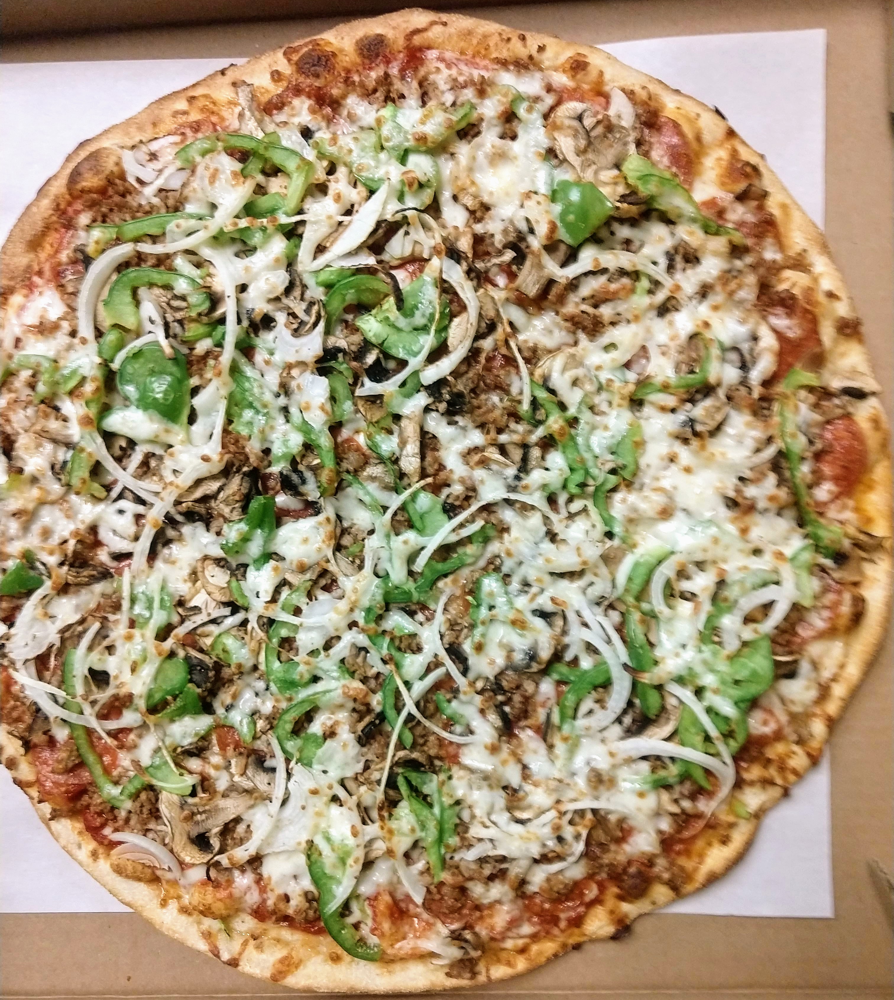 Order Deluxe Pizza food online from Best Pizza & Sandwiches store, Willoughby on bringmethat.com