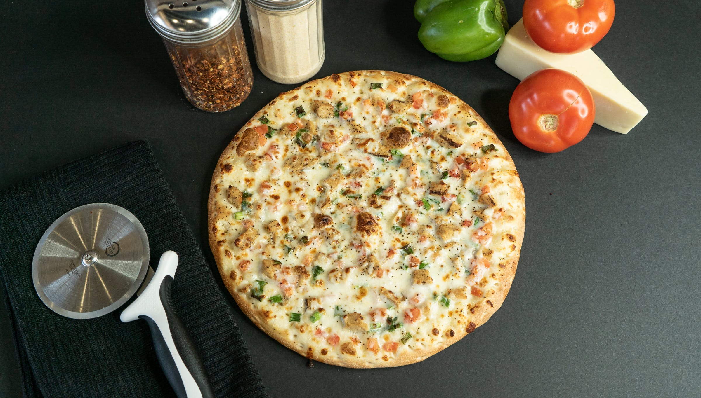 Order Amazing Alfredo Pizza - Medium 12'' food online from Tenney's Pizza store, Saratoga Springs on bringmethat.com