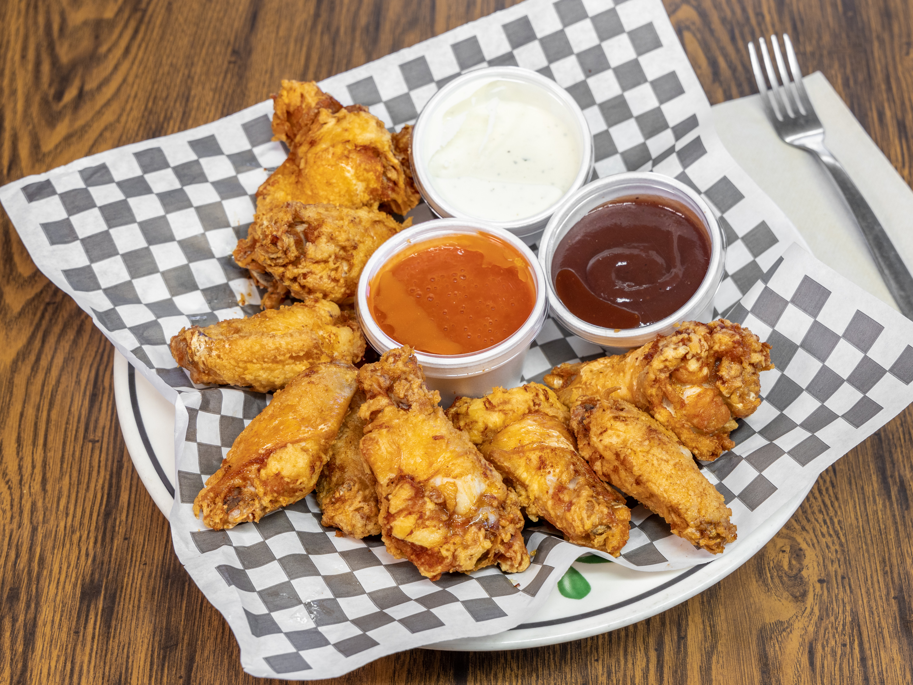 Order 10 Wings food online from Pizza Chalet & Johnnies Broasted Chicken store, Yucaipa on bringmethat.com
