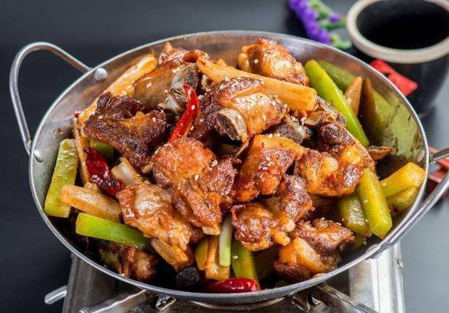 Order W3.干锅排骨Pork Rib in Hot Wok food online from Taste of North China store, Jersey City on bringmethat.com