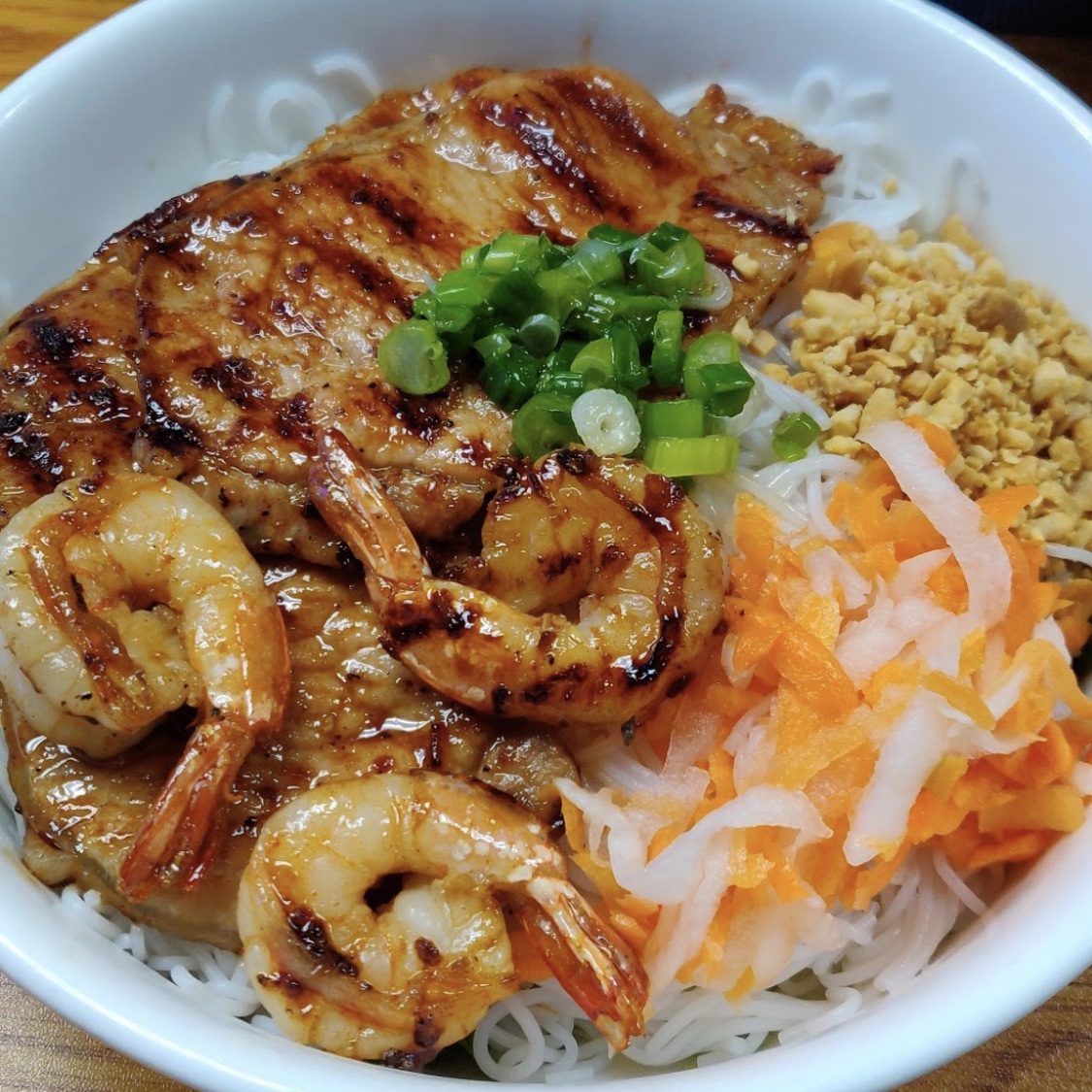Order 29. Vermicelli with Shrimp & Grilled Pork food online from Taste Of Pho store, Santa Clara on bringmethat.com