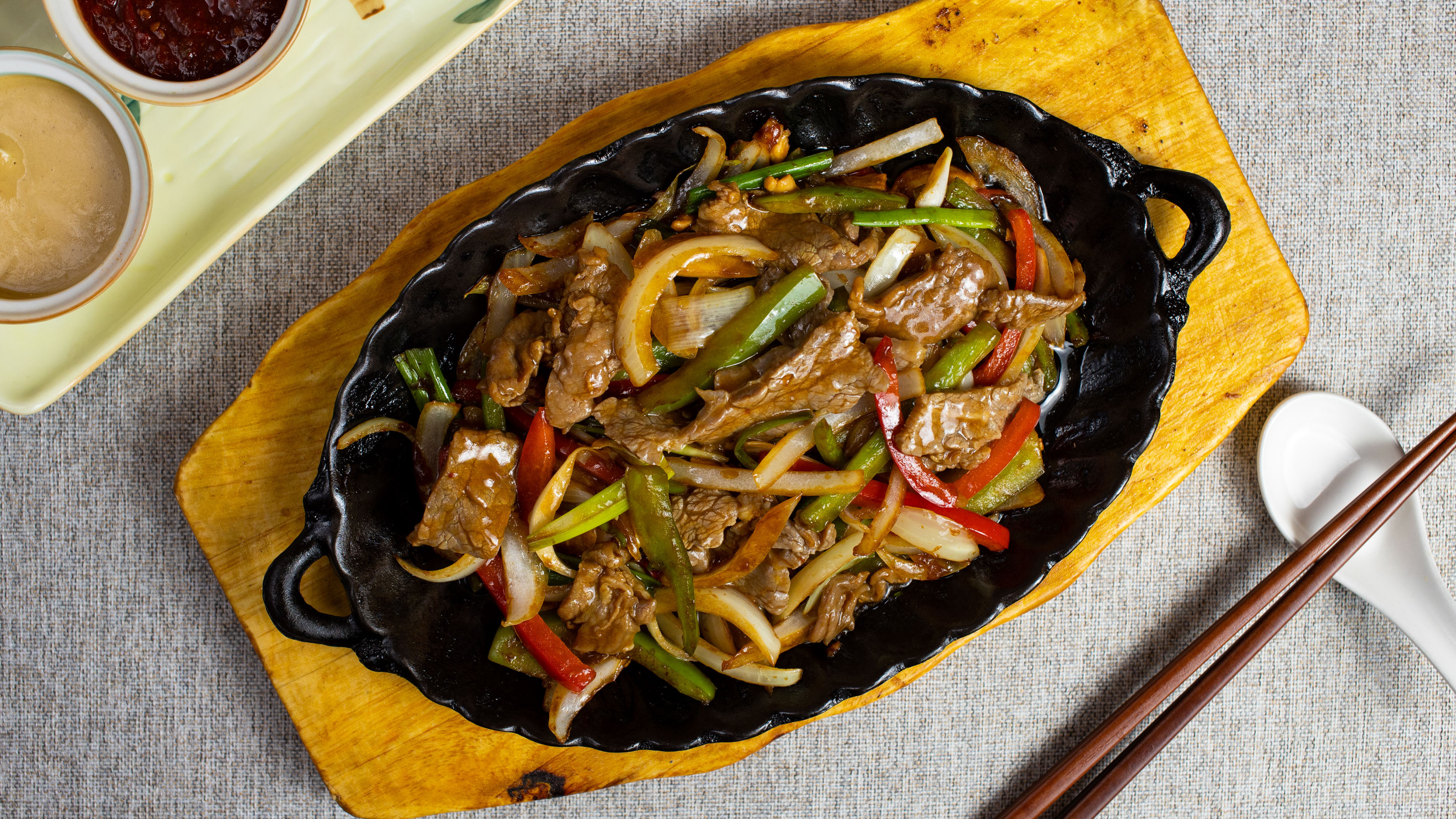 Order Let it Black Pepper Beef 鉄板牛 food online from Fortune Cookie Chinese store, San Francisco on bringmethat.com
