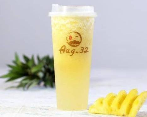 Order Pineapple Green Tea Smoothie food online from August 32 Tea store, Greenbelt on bringmethat.com