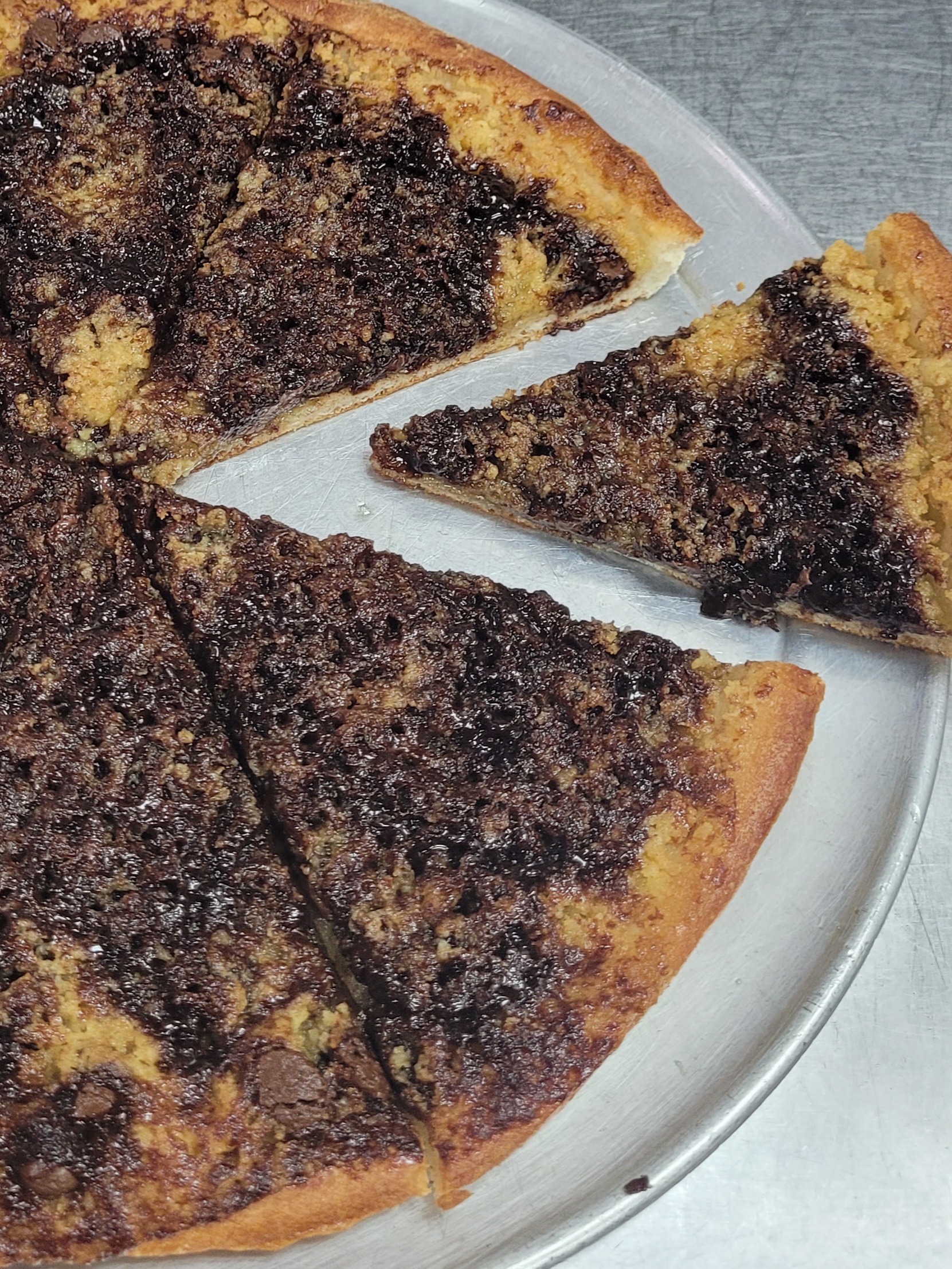 Order Homemade Chocolate Pizza food online from Illianos Pizza store, Clemmons on bringmethat.com